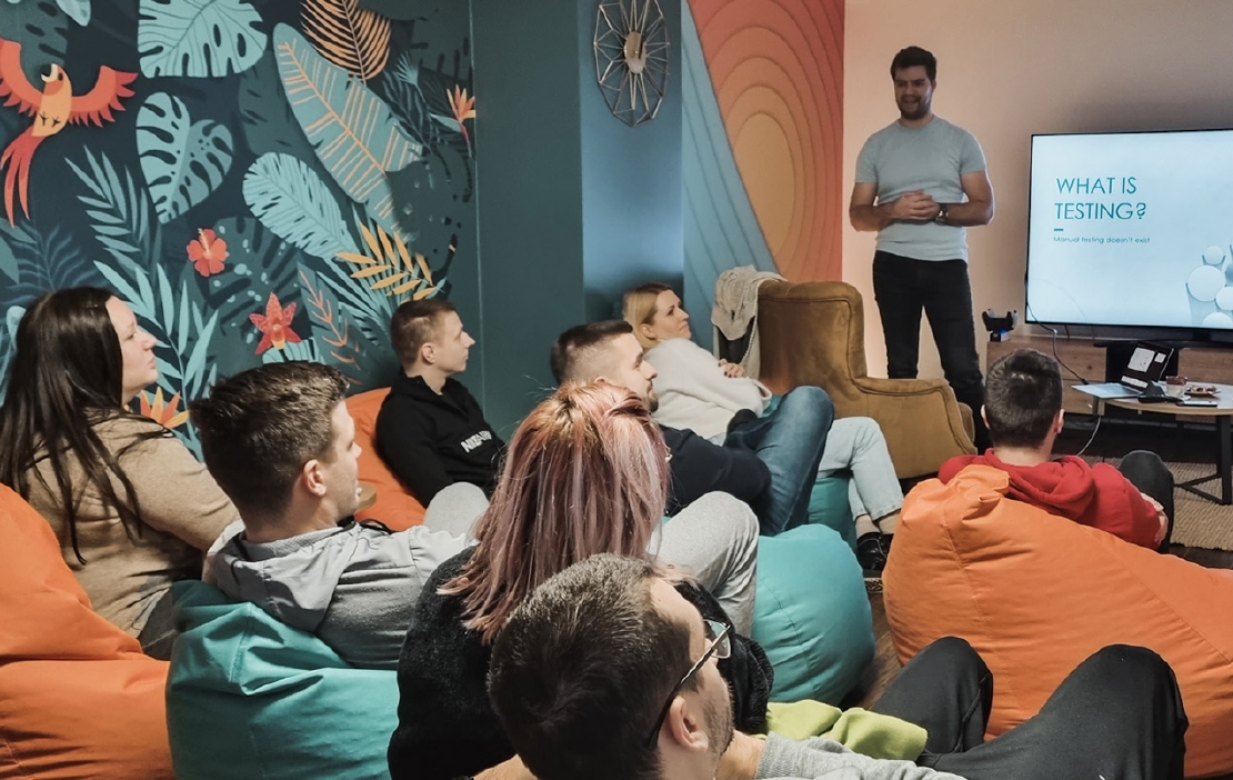 Workshop about testing in a pleasant homely meeting space.